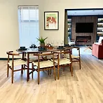 Barton Luxury 2 Of 2 Sleeps 6