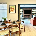 Barton Luxury 2 Of 2 Sleeps 6 بيت للعطل بريستول