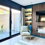 بيت للعطل Barton Luxury 2 Of 2 Sleeps 6