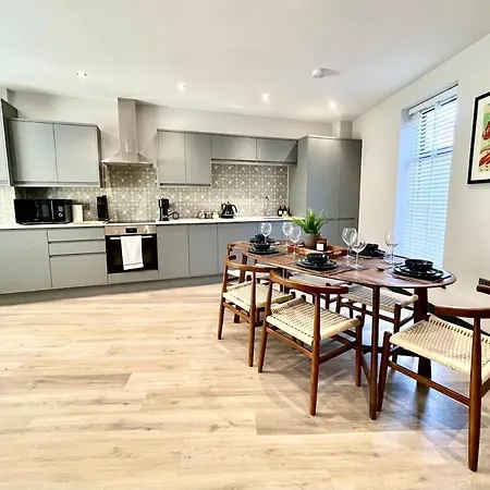 Barton Luxury 2 Of 2 Sleeps 6 Σπίτι διακοπών Μπρίστολ