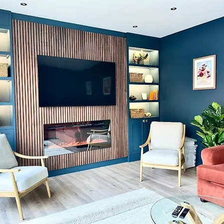 Barton Luxury 2 Of 2 Sleeps 6