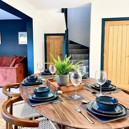 بيت للعطل Barton Luxury 2 Of 2 Sleeps 6 *