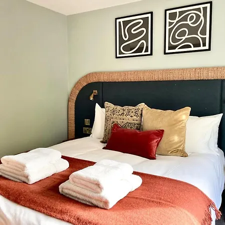 Barton Luxury 2 Of 2 Sleeps 6 * Μπρίστολ