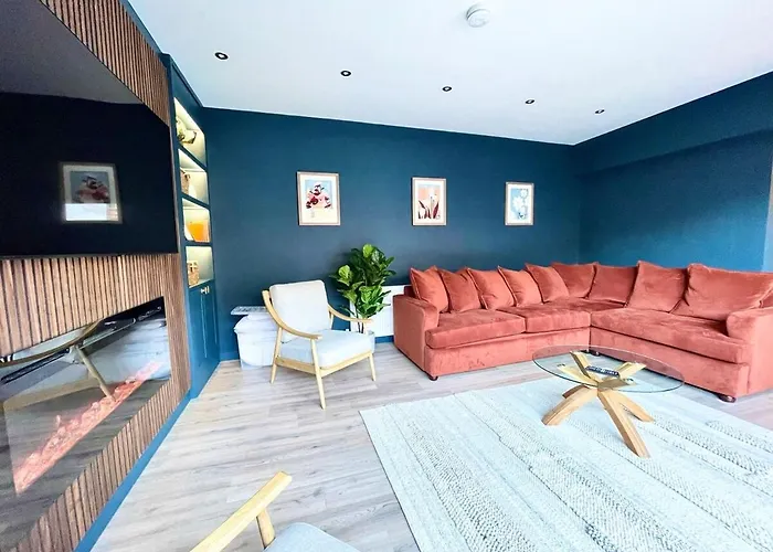 Semesterbostad Barton Luxury 2 Of 2 Sleeps 6 *