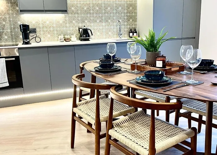 Barton Luxury 2 Of 2 Sleeps 6 *