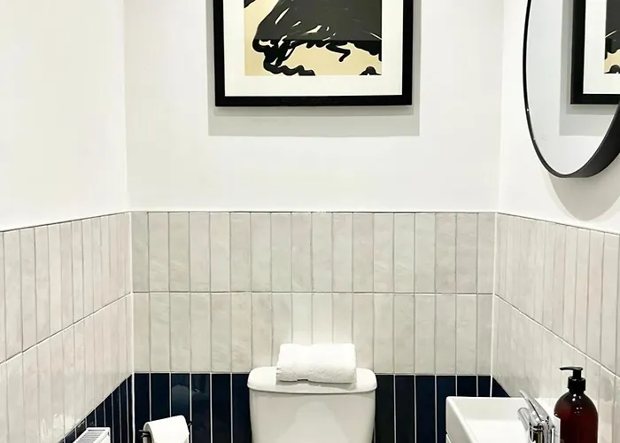 Barton Luxury 2 Of 2 Sleeps 6 * Bristol