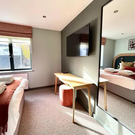 Prázdninový dům Barton Luxury 2 Of 2 Sleeps 6 *