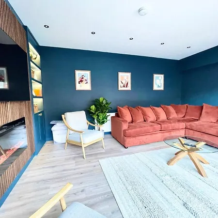 Prázdninový dům Barton Luxury 2 Of 2 Sleeps 6 *