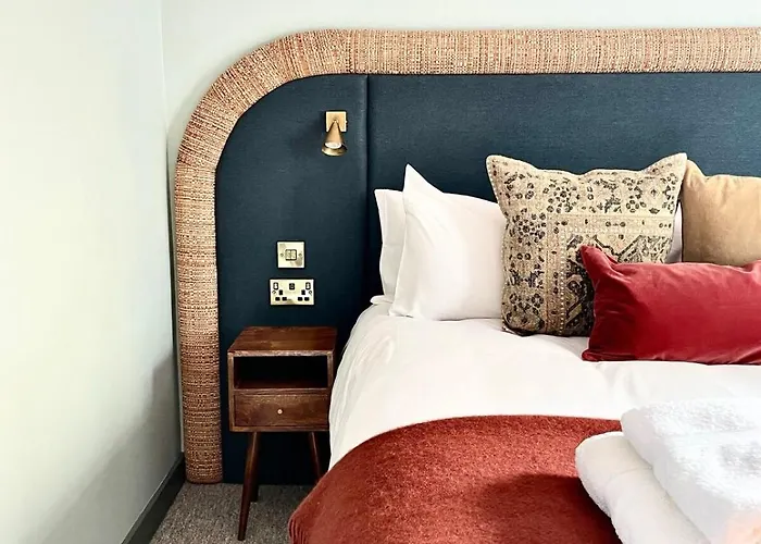 Barton Luxury 2 Of 2 Sleeps 6 Hébergement de vacances Bristol